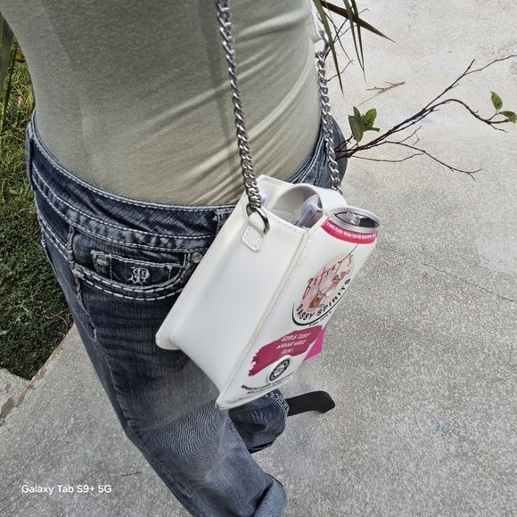 BETSEY JOHNSON WHITE BETSEY JOHNSON "SASSY SPRITZ " CROSSBODY - Picture 5 of 5